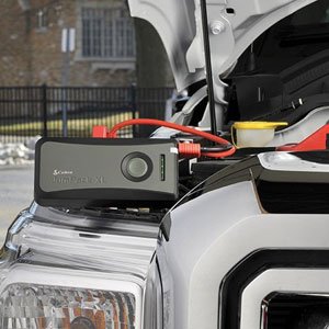 Cobra Electronics CPP 12000 Jump Starter